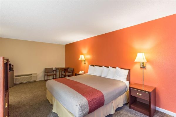 Rodeway Inn & Suites Capri (Montana)
